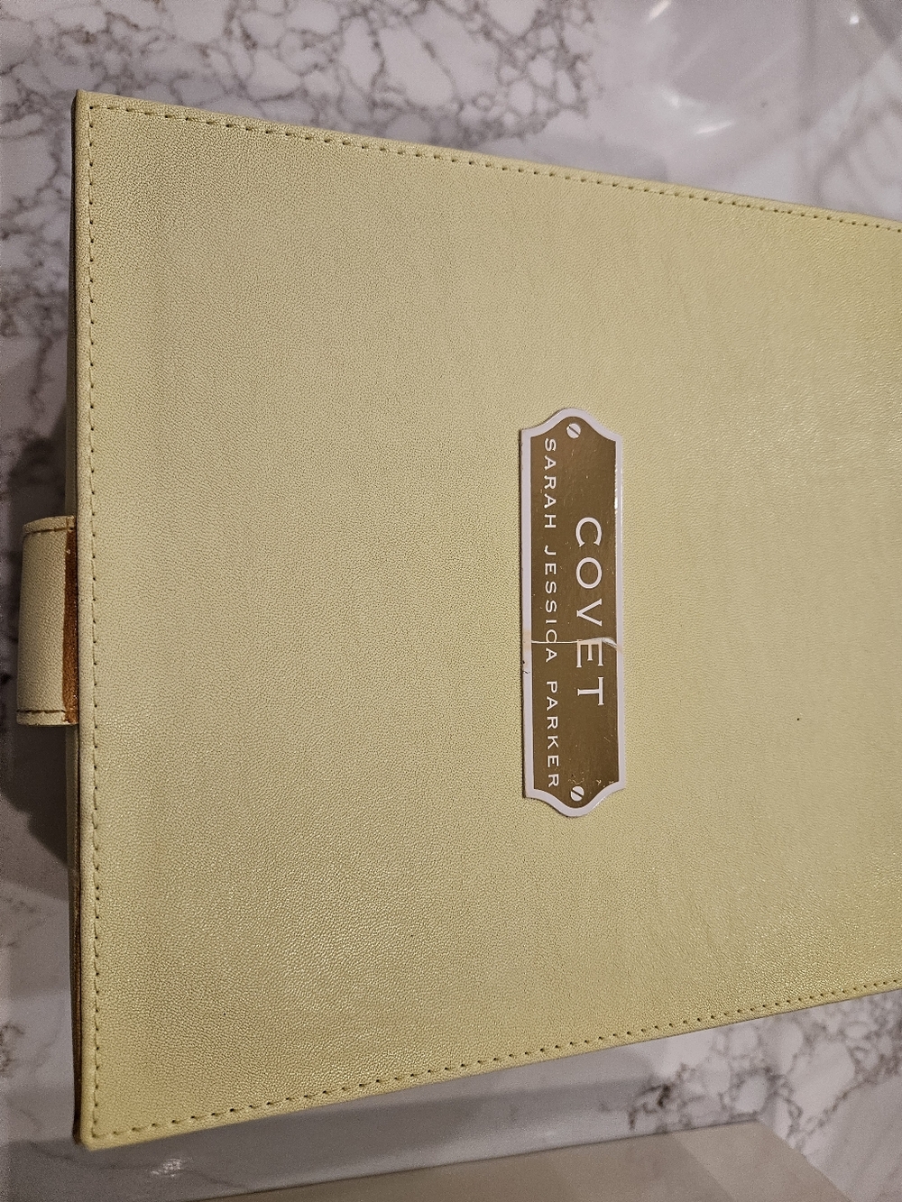 Box - Picture 2 of 10